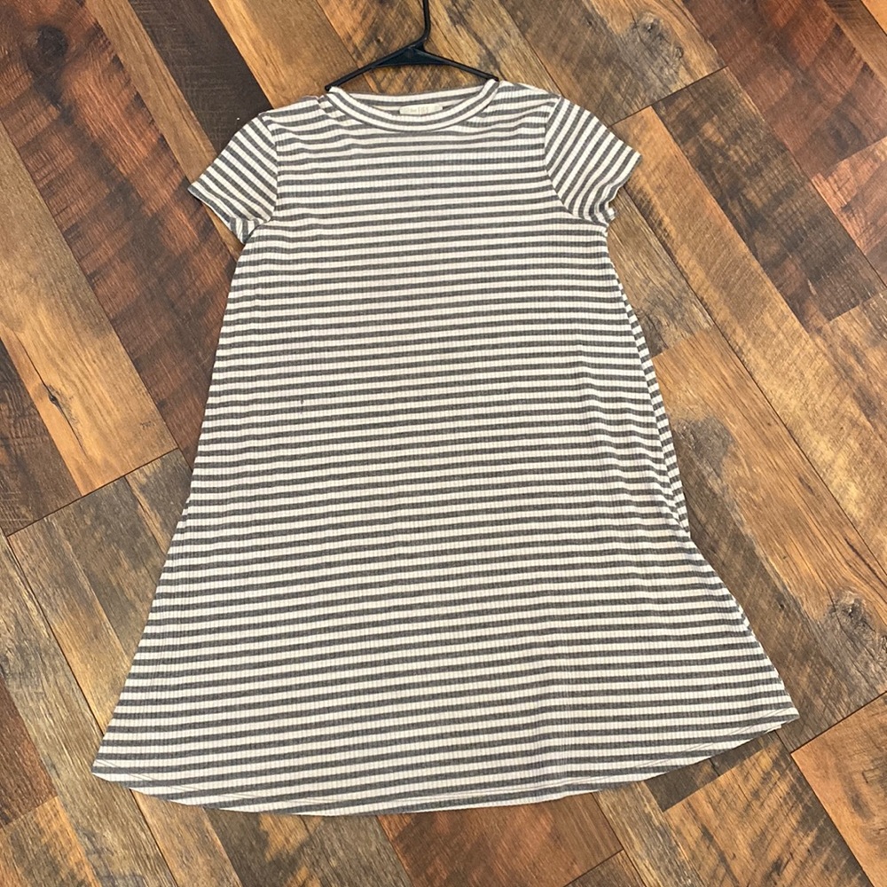 Love Fire gray and white striped dress size large